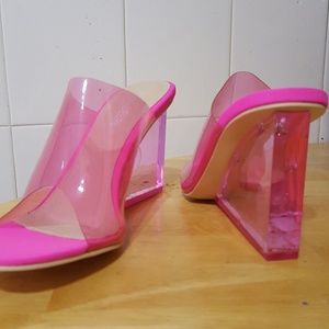 Maliboo clear perspex wedge
